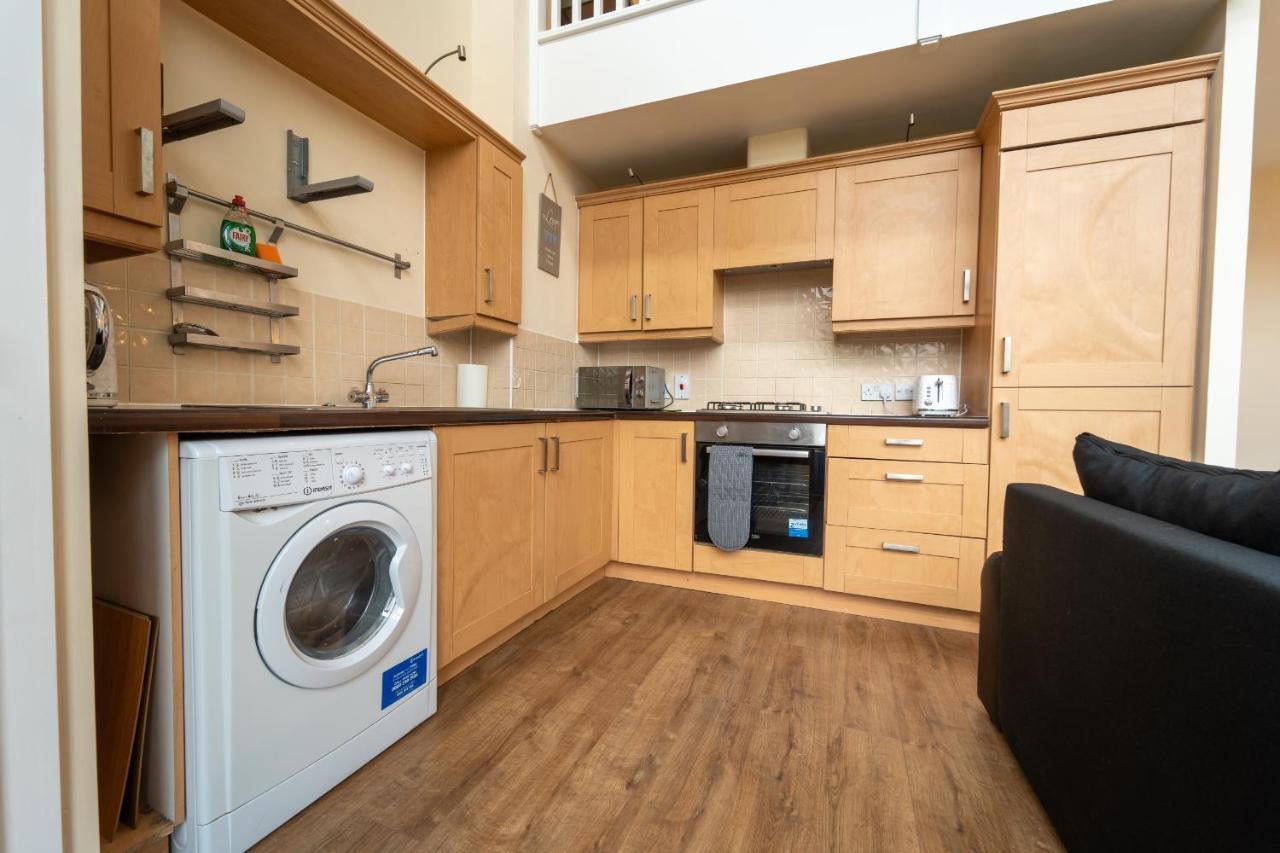 Luxury 2 Bed Apartment - Near Heathrow, Legoland, Windsor سلوف المظهر الخارجي الصورة