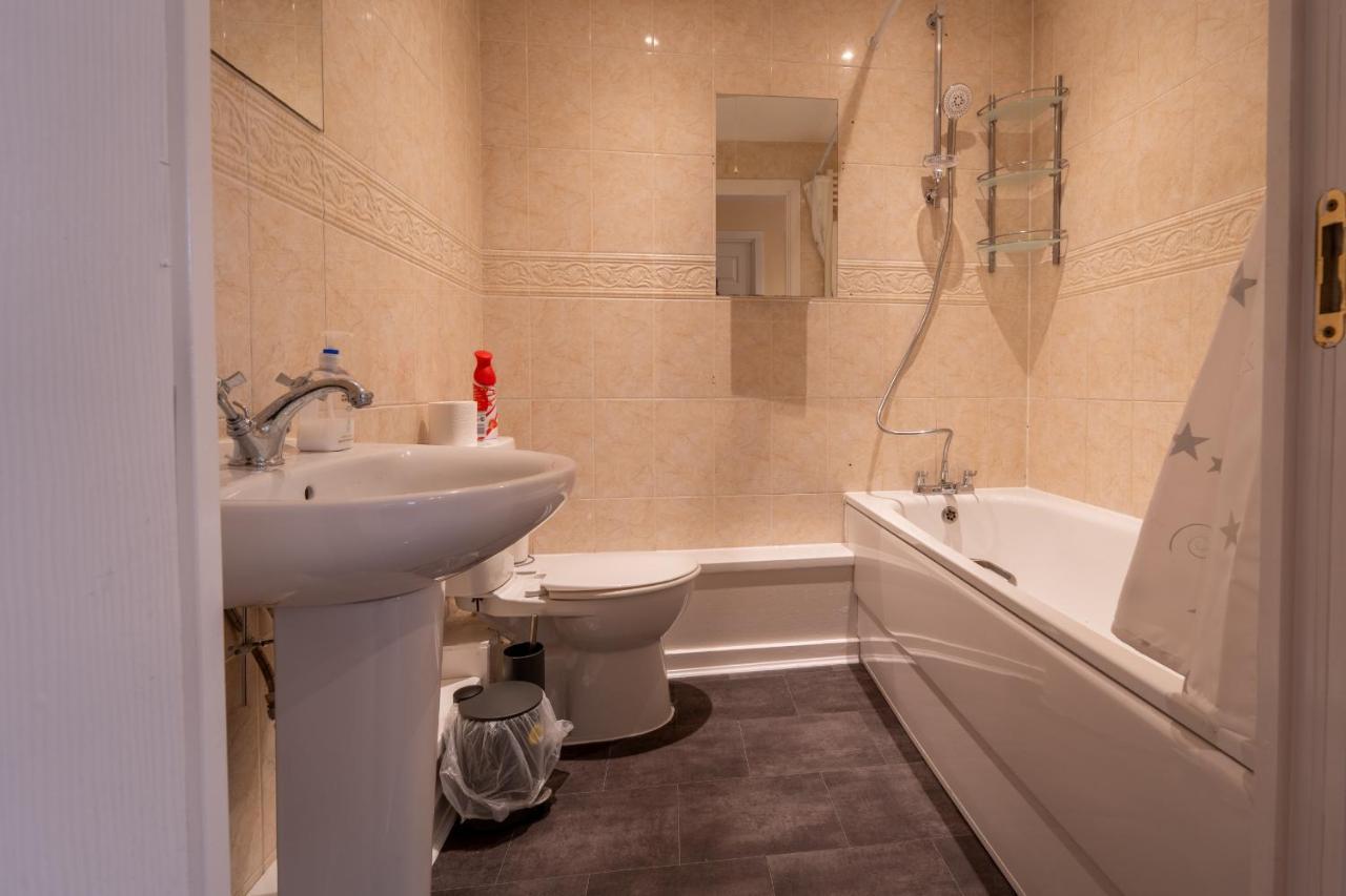 Luxury 2 Bed Apartment - Near Heathrow, Legoland, Windsor سلوف المظهر الخارجي الصورة