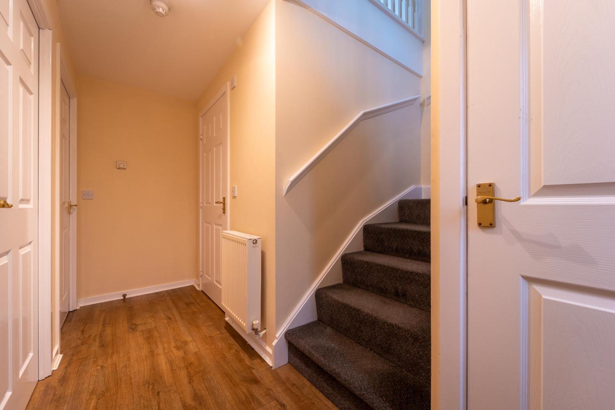 Luxury 2 Bed Apartment - Near Heathrow, Legoland, Windsor سلوف المظهر الخارجي الصورة