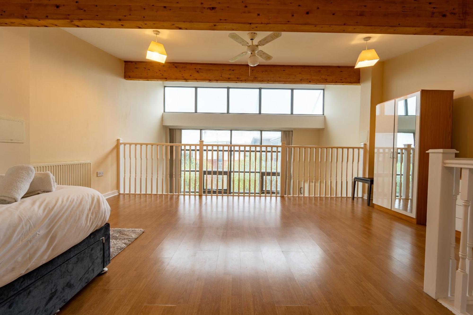 Luxury 2 Bed Apartment - Near Heathrow, Legoland, Windsor سلوف المظهر الخارجي الصورة