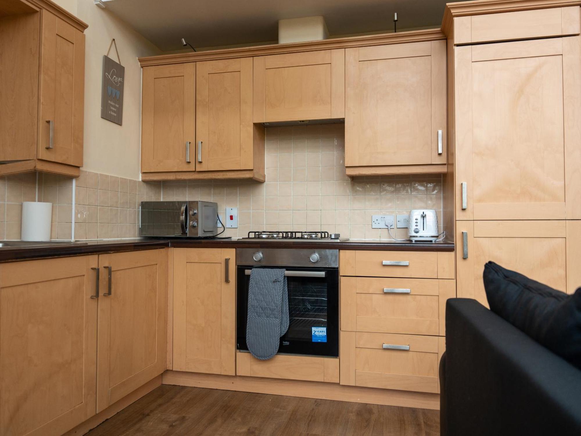 Luxury 2 Bed Apartment - Near Heathrow, Legoland, Windsor سلوف المظهر الخارجي الصورة